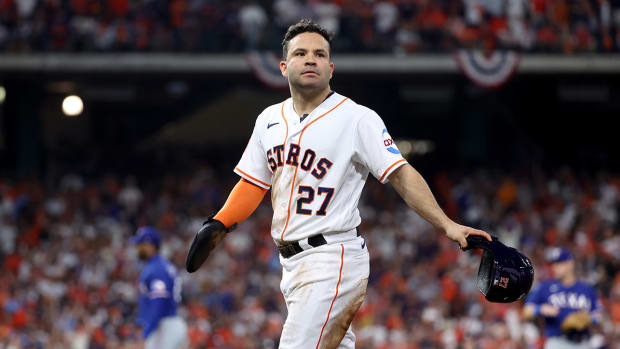 Jose Altuve reacts after making a costly baserunning error during Astros-Rangers ALCS Game 1.