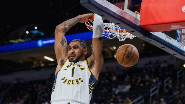 Indiana Pacers forward Obi Toppin dunks
