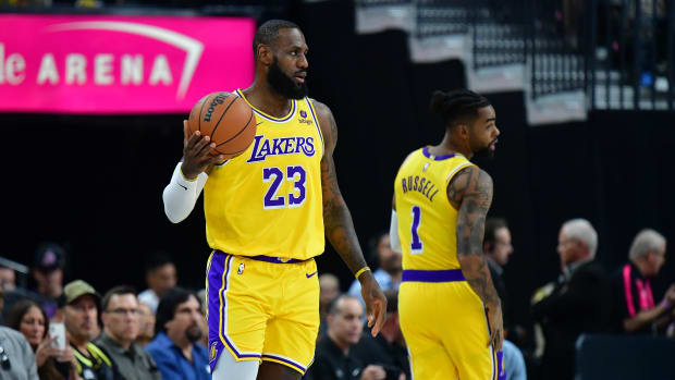 lebron james d'angelo russell lakers