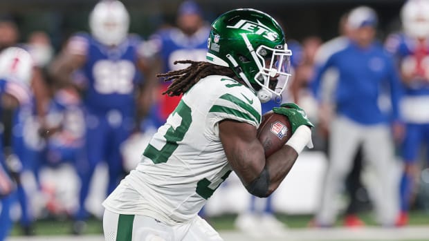 New York Jets running back Dalvin Cook rushes in Week 1 vs. the Bills.
