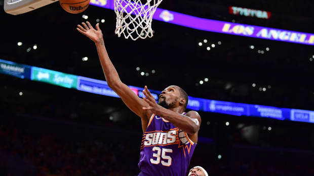 Phoenix Suns forward Kevin Durant (35) shoots against the Los Angeles Lakers during the first half at Crypto.com Arena.
