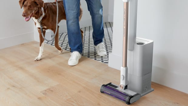 Shark® Cordless Detect Pro™ Auto-Empty System with QuadClean™ Multi-Surface Brushroll
