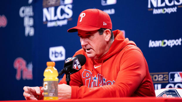 Phillies manager Rob Thomson speaks with the media before an NLCS game.