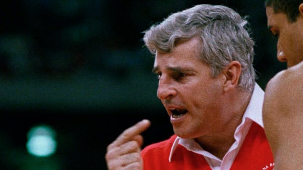 Former Indiana coach speaks to players during the 1987 NCAA men's college basketball.