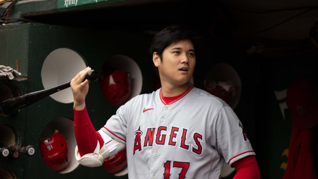 Angels superstar Shohei Ohtani (17) is relaxed before a game against the Oakland Athletics (2023).