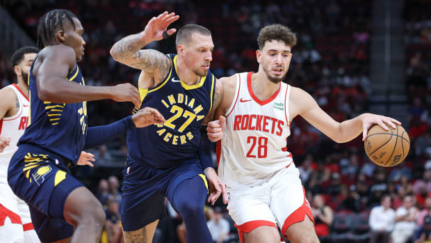 Indiana Pacers center Daniel Theis