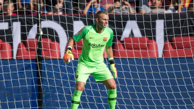 August 4, 2018; Santa Clara, CA, USA; FC Barcelona goalkeeper Jasper Cillessen (13) during the first half in an International Champions Cup soccer match against the AC Milan at Levi's Stadium. AC Milan defeated FC Barcelona 1-0. Mandatory Credit: Kyle Terada-USA TODAY Sports  