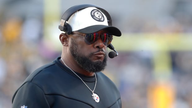Pittsburgh Steelers head coach Mike Tomlin looks on against the Green Bay Packers during the fourth quarter at Acrisure Stadium.