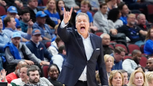 Nov 14, 2023; Chicago, Illinois, USA; Kentucky Wildcats head coach John Calipari gestures to his team during the second half at United Center. Mandatory Credit: David Banks-USA TODAY Sports