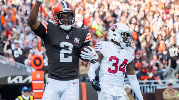 Steelers vs. Browns Prediction with Bet365