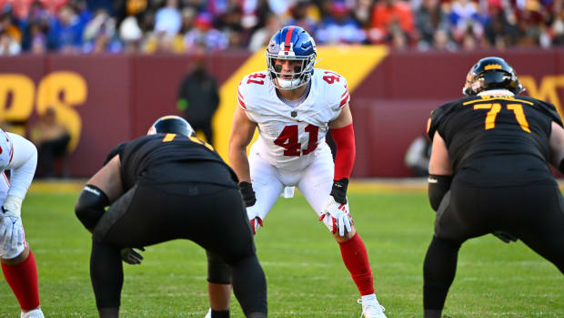 Nov 19, 2023; Landover, Maryland, USA; New York Giants linebacker Micah McFadden (41) at the line of scrimmage against the Washington Commanders during the first half at FedExField.