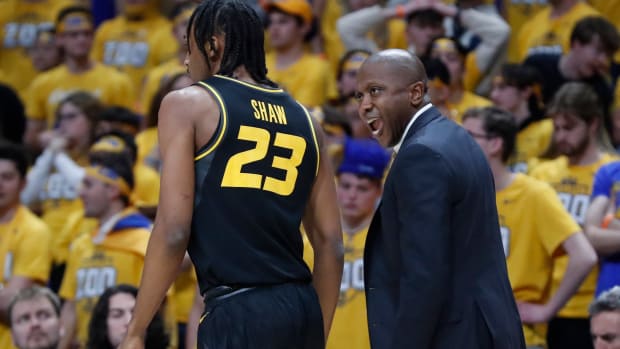 Nov 28, 2023; Pittsburgh, Pennsylvania, USA; Missouri Tigers head coach Dennis Gates (right) talks to forward Aidan Shaw (23) against the Pittsburgh Panthers during the first half at the Petersen Events Center.