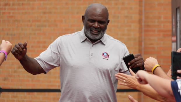 Aug 6, 2022; Canton, OH, USA; Lawrence Taylor arrives on the red carpet during the Pro Football Hall of Fame Class of 2022 Enshrinement at Tom Benson Hall of Fame Stadium.
