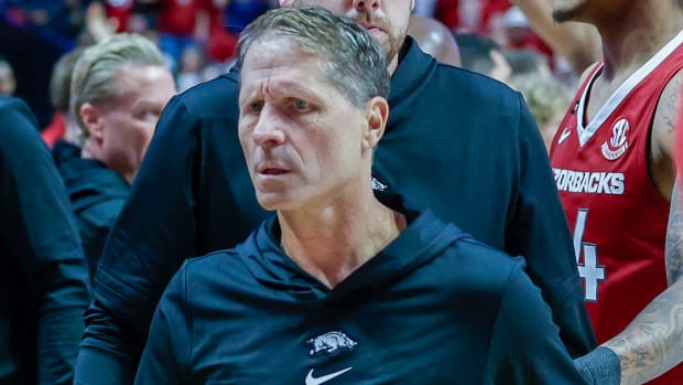Razorbacks coach Eric Musselman leaves after getting thrown out against Oklahoma