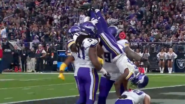 Minnesota Vikings defense does a keg stand celebration vs. the Las Vegas Raiders
