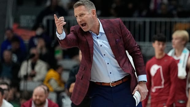 Dec 9, 2023; Toronto, Ontario, CAN; Alabama Crimson Tide head coach Nate Oats reacts after a call during the second half against the Purdue Boilermakers at Coca-Cola Coliseum.