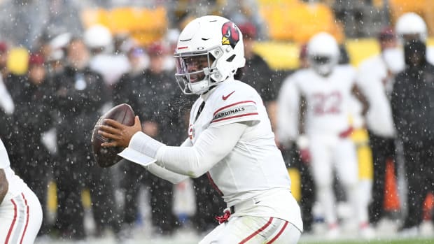 Dec 3, 2023; Pittsburgh, Pennsylvania, USA; Arizona Cardinals quarterback Kyler Murray (1) takes the snap against the Pittsburgh Steelers during the second quarter at Acrisure Stadium. Mandatory Credit: Philip G. Pavely-USA TODAY Sports  