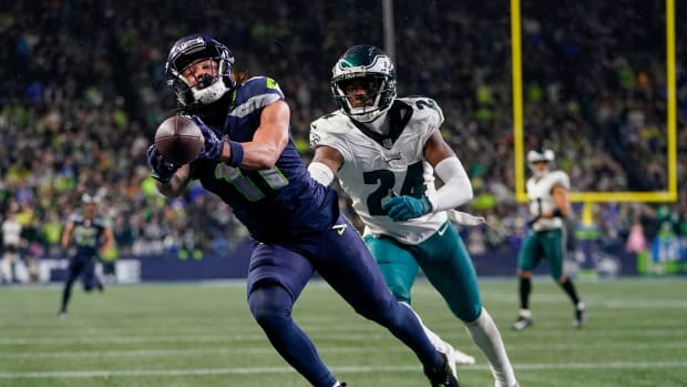 Seahawks wide receiver Jaxon Smith-Njigba catches a touchdown against the Eagles
