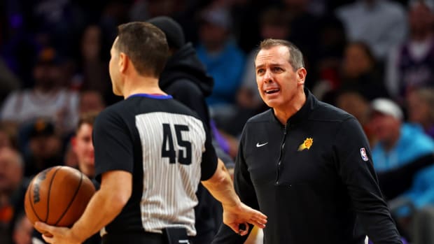 Phoenix Suns head coach Frank Vogel reacts to a call during the third quarter of the game against the Golden State Warriors at Footprint Center.