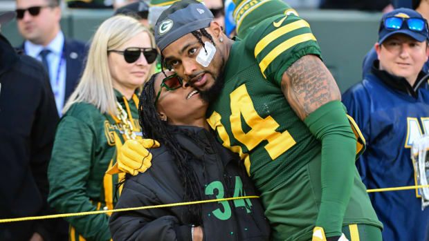 Biles and Owens at the Packers' 23-20 win over the Chargers on Nov. 19, 2023.