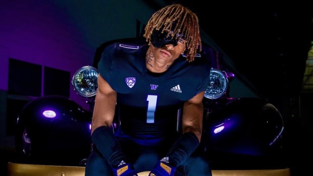 Wide receiver Jason Robinson Jr. on his official visit to Washington.