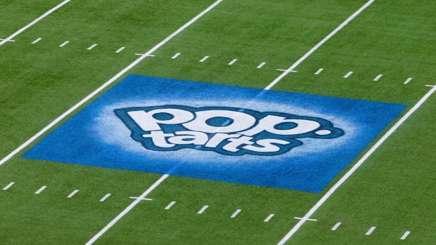 2023 Pop-Tarts Bowl between NC State and Kansas State.