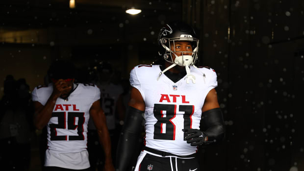 Dec 31, 2023; Chicago, Illinois, USA; Atlanta Falcons tight end Jonnu Smith (81) takes the field before the game against the Chicago Bears at Soldier Field.