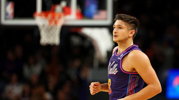 Phoenix Suns guard Grayson Allen (8) looks on during the second quarter against the Miami Heat at Footprint Center.