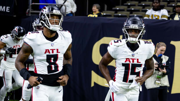 Jan 7, 2024; New Orleans, Louisiana, USA; Atlanta Falcons tight end Kyle Pitts (8) and receiver Van Jefferson (15) during warmups against the New Orleans Saints at Caesars Superdome.