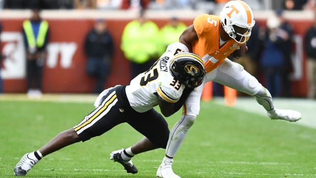 Tennessee quarterback Hendon Hooker (5 )is pulled down by Missouri linebacker Chad Bailey (33) during the NCAA college football game on Saturday, November 12, 2022 in Knoxville, Tenn. Ut Vs Missouri
