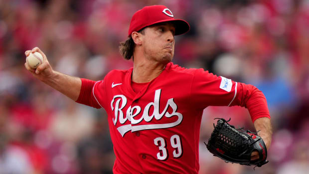 Cincinnati Reds relief pitcher Lucas Sims (39) delivers in the seventh inning of a baseball game between the Seattle Mariners and the Cincinnati Reds, Monday, Sept. 4, 2023, at Great American Ball Park in Cincinnati. The Cincinnati Reds won, 6-3. 