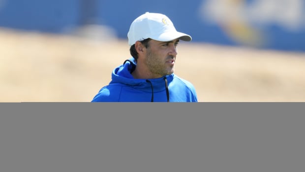 Los Angeles Rams offensive coordinator Zac Robinson during minicamp