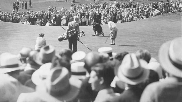 Bobby Jones putt to tie for lead 72nd hole 1929 U.S. Open at Winged Foot 