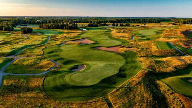 The 6th hole at Sweetgrass Golf Club at Michigan's Island Resort