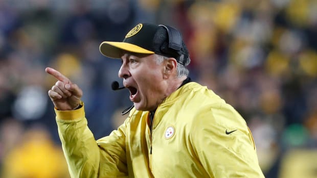 Pittsburgh Steelers quarterbacks coach Mike Sullivan reacts on the sidelines against the New England Patriots