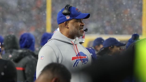 Eric Washington, senior defensive assistant/defensive line coach on the sidelines with the players during their playoff game against the Bengals in Orchard Park on Jan. 22