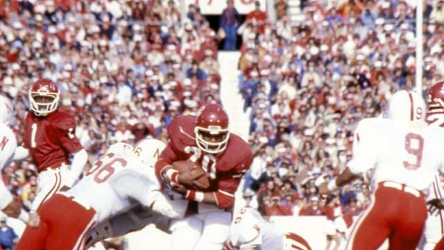 Billy Sims rushes for Oklahoma against Nebraska in 1979