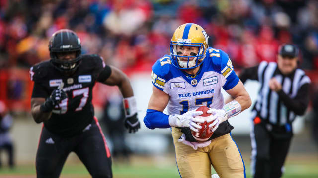 Nov 18, 2018; Calgary, Alberta, CAN; Winnipeg Blue Bombers quarterback Chris Streveler (17) runs with the ball against the Calgary Stampeders during the first half during the 2018 CFL Western Conference Final football game at McMahon Stadium. Mandatory Credit: Sergei Belski-USA TODAY Sports  