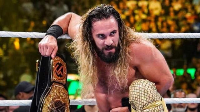 Seth Rollins successfully retains the World Heavyweight Championship.
