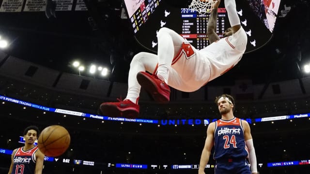 Chicago Bulls center Andre Drummond (3) dunks the ball against the Washington Wizards 