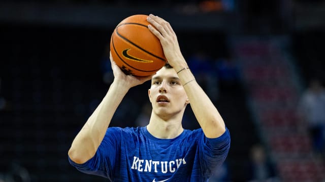 Kentucky's Zonimir Ivisic, the 7-foot-2 freshman center from Croatia, warmed up before the Blue-White scrimmage tipped off at Northern Kentucky University on Saturday, Oct. 21, 2023