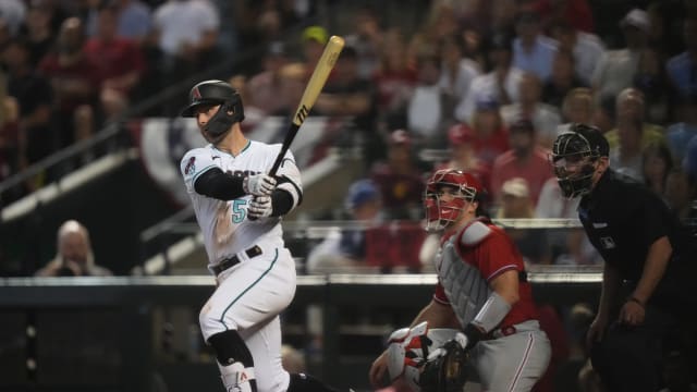 Christian Walker hit a double in game 5 of NLCS