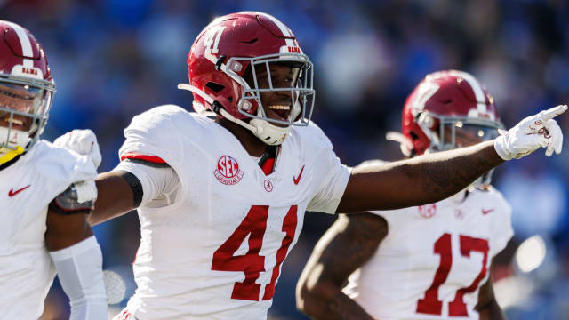 Alabama Crimson Tide linebacker Chris Braswell (41) celebrates after a Kentucky Wildcats fumble during the first quarter at Kroger Field.