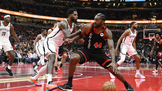 Chicago Bulls forward Patrick Williams (44) drives to the basket against Brooklyn Nets forward Royce O'Neale (00)