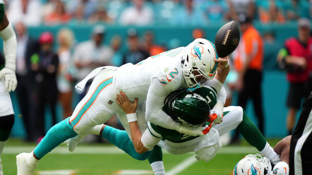 Jets' QB Zach Wilson get crushed by Dolphins' OLB Bradley Chubb