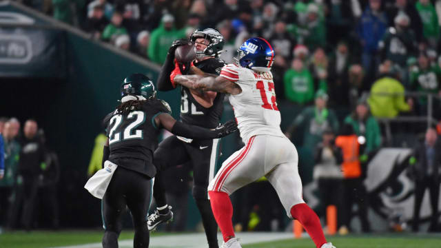 Reed Blankenship breaks up a pass during the Philadelphia Eagles' 33-25 win over the New York Giants in Week 16.