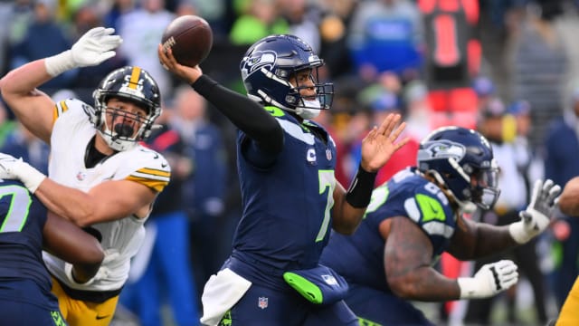 Seattle Seahawks quarterback Geno Smith (7) passes the ball against the Pittsburgh Steelers during the second half at Lumen Field.