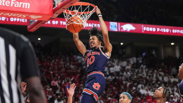FAYETTEVILLE, AR - JANUARY 06 - Auburn’s Chad Baker-Mazara (10) during the game between the #25 Auburn Tigers and the Arkansas Razorbacks at Bud Walton Arena in Fayetteville, AR on Saturday, Jan. 6, 2024.