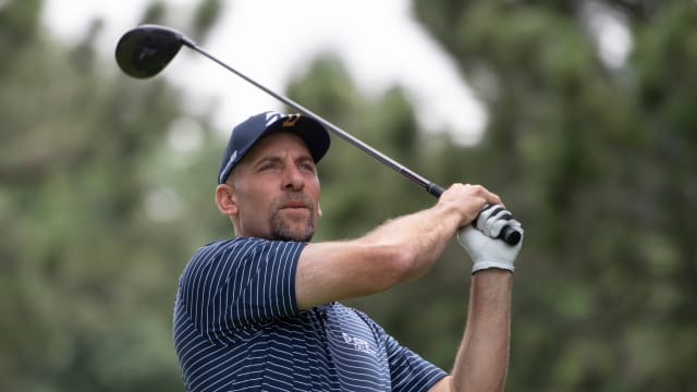 6/29/18; Colorado Springs, CO, USA; John Smoltz watches his tee shot at 3 during the second round of the U.S. Senior Open golf tournament at Broadmoor.