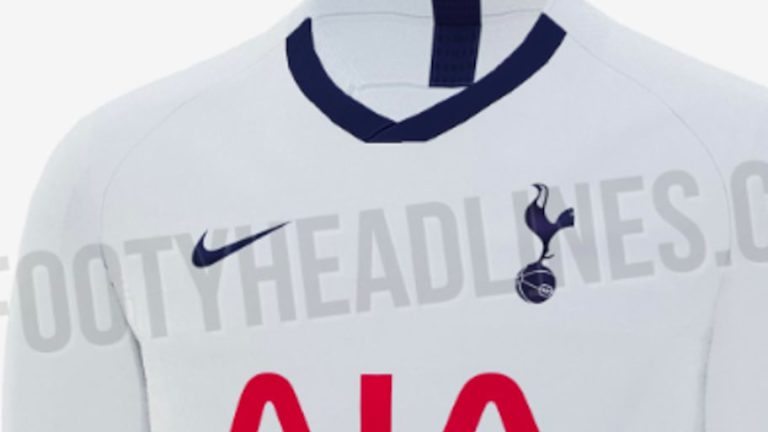 tottenham home kit